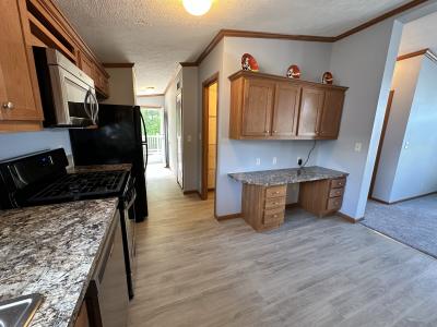 Photo 3 of 15 of home located at 29904 Meadow Lane Gibraltar, MI 48173