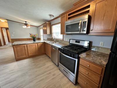 Photo 5 of 15 of home located at 29904 Meadow Lane Gibraltar, MI 48173