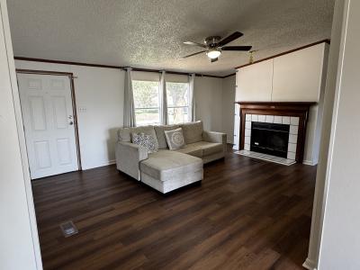Photo 2 of 8 of home located at 900 Broken Feather Trl 347 Pflugerville, TX 78660