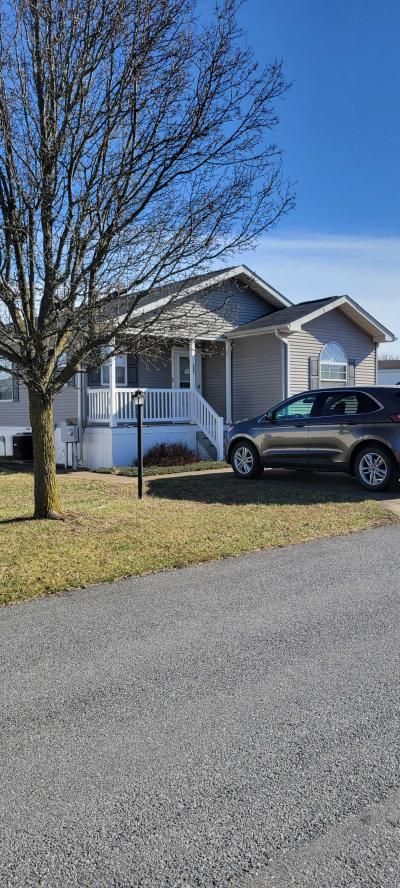 Photo 2 of 33 of home located at 553 Valentine Dr Martinsburg, WV 25405