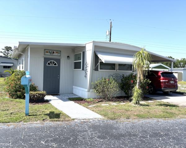Photo 1 of 2 of home located at 35 Cc St. Lakeland, FL 33815