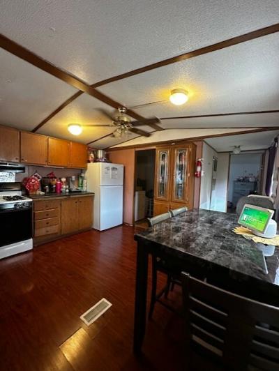 Photo 4 of 9 of home located at 517 C Bailey St. Hamilton, OH 45011