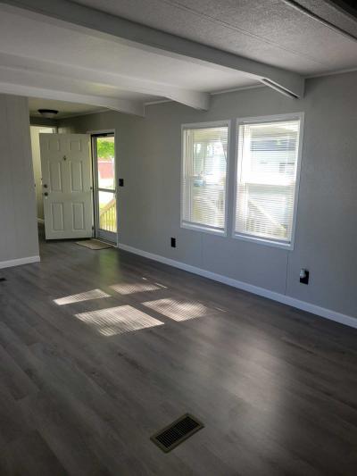 Photo 3 of 7 of home located at 1239 Downing St Decatur, IL 62521