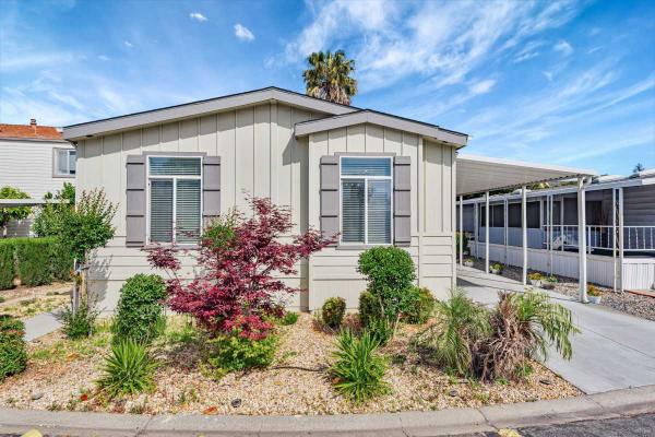 Photo 1 of 2 of home located at 5450 Monterey Rd #182 San Jose, CA 95111