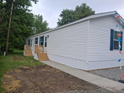 Photo 3 of 19 of home located at 328 W. 53rd St., #86 Anderson, IN 46013