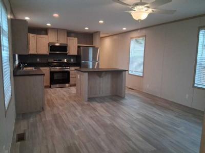 Photo 4 of 19 of home located at 328 W. 53rd St., #86 Anderson, IN 46013