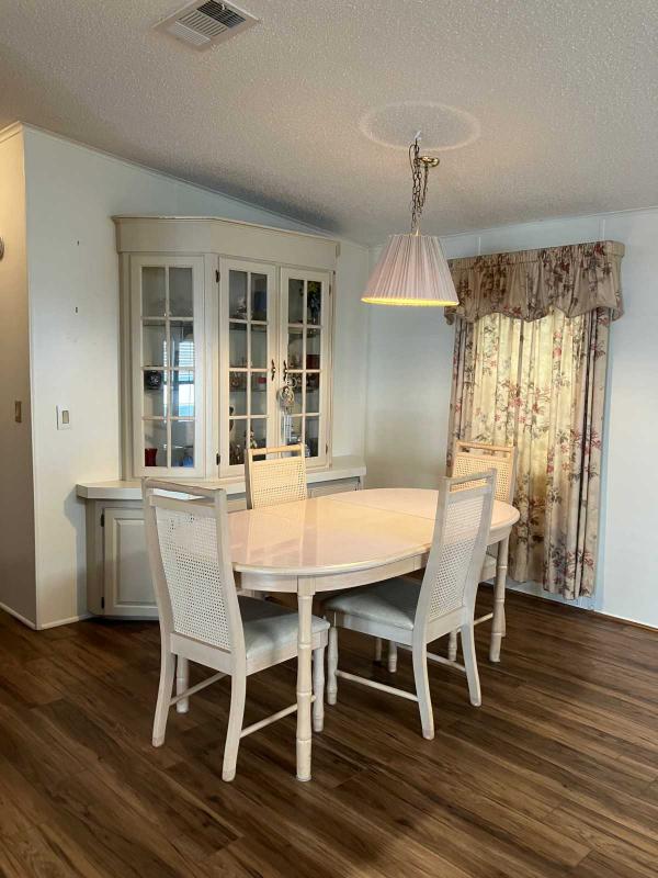 1993 Manufactured Home
