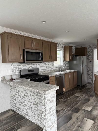 Photo 5 of 12 of home located at 29 S Green Acres Circle Akron, PA 17501