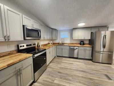 Photo 2 of 15 of home located at 11531 Galway Rd Seffner, FL 33584