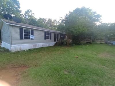Mobile Home at 692 Folk Rd Newberry, SC 29108