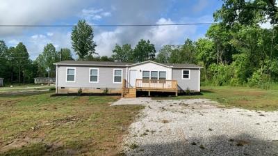 Mobile Home at 724 Old Cemetery Rd Madisonville, TN 37354