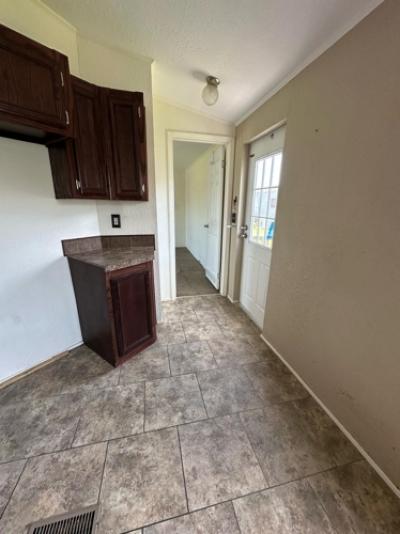 Photo 5 of 14 of home located at 199 Gulf St Angleton, TX 77515