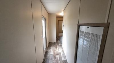 Photo 4 of 20 of home located at 5670 E Highway 290 S Giddings, TX 78942