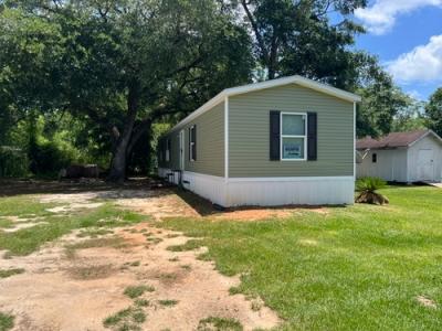 Photo 2 of 14 of home located at 9741 Wilson Rd Lot 19 Elberta, AL 36530