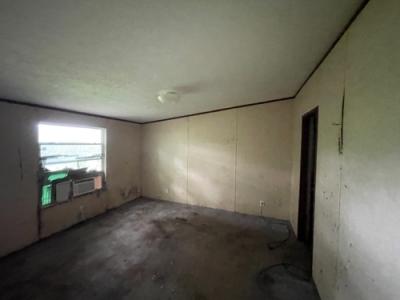 Photo 3 of 8 of home located at 844 Ridgeview Dr Clinton, TN 37716