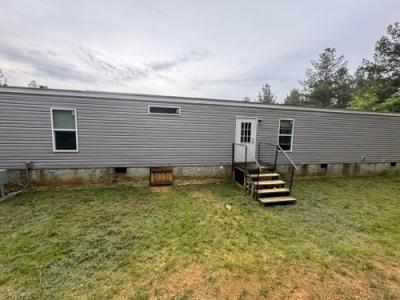 Photo 2 of 16 of home located at 1565 Boyles Mill Rd Dalton, GA 30721