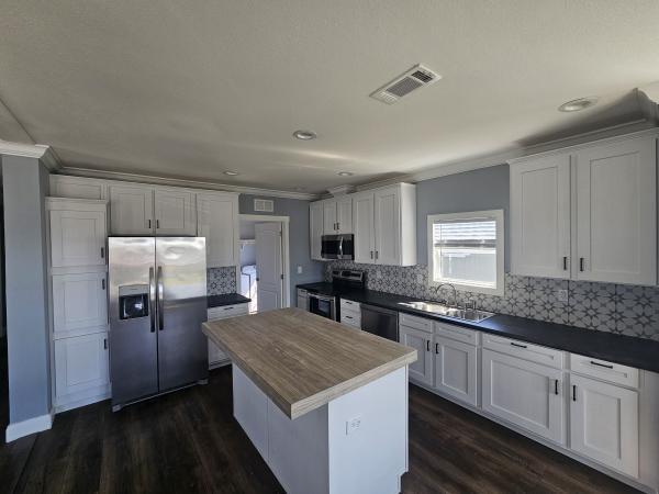 2025 Clayton 32LKS28523DH25 Mobile Home