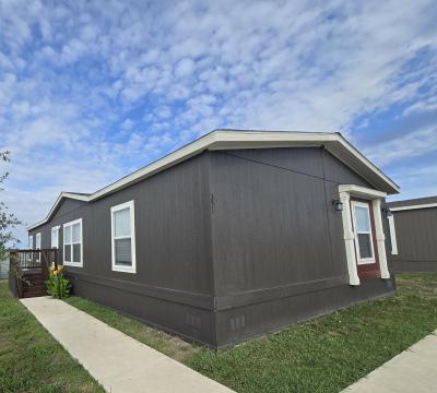 Photo 2 of 10 of home located at 351 Pineland Avenue Kyle, TX 78640