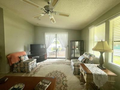 Photo 5 of 15 of home located at 1405 82nd Avenue, Site #48 Vero Beach, FL 32966