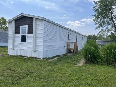 Photo 3 of 21 of home located at 10610 East St Rt 762 #179 #179B Lockbourne, OH 43137