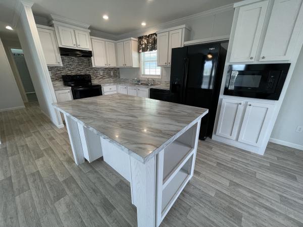 2021 Champion SIG3482C Mobile Home