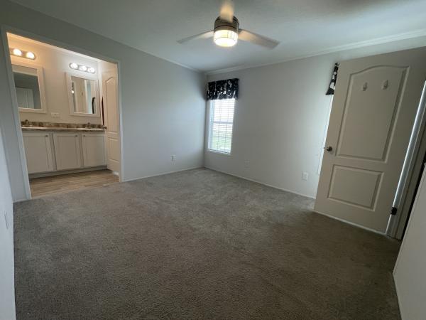 2021 Champion SIG3482C Mobile Home