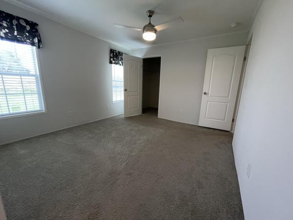 2021 Champion SIG3482C Mobile Home