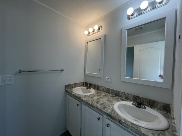 2021 Champion SIG3482C Mobile Home