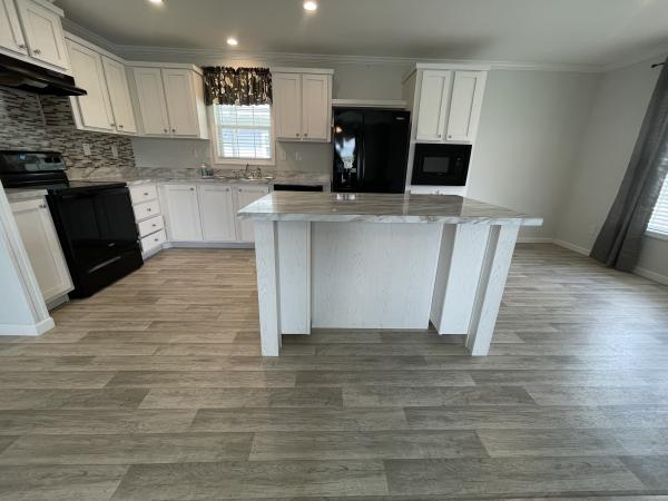 2021 Champion SIG3482C Mobile Home