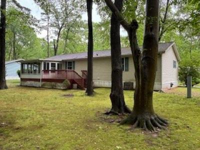 Photo 3 of 12 of home located at 15 Edgewood Drive Cream Ridge, NJ 08514