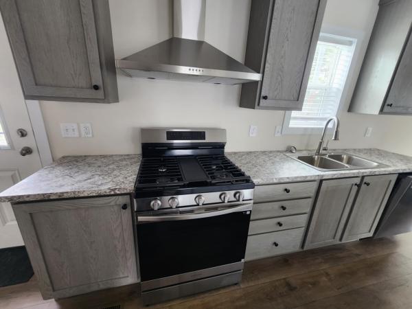 2025 Clayton Stayin Alive Home