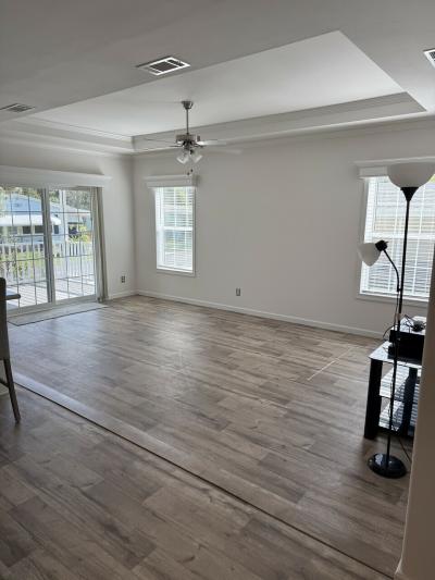Photo 3 of 12 of home located at 305 Magnolia Hill Dr Plant City, FL 33565