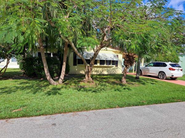 1980 TWIN Mobile Home For Sale