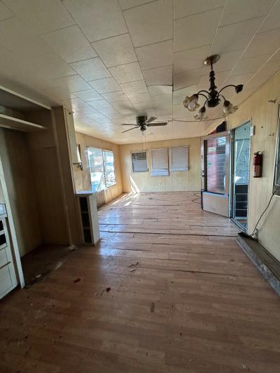 Photo 2 of 10 of home located at 424 Cobalt Ave Lakeland, FL 33815