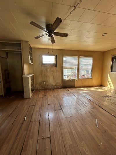 Photo 3 of 10 of home located at 424 Cobalt Ave Lakeland, FL 33815