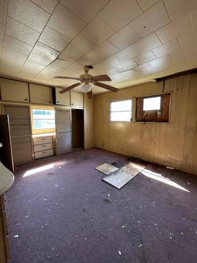 Photo 4 of 10 of home located at 424 Cobalt Ave Lakeland, FL 33815