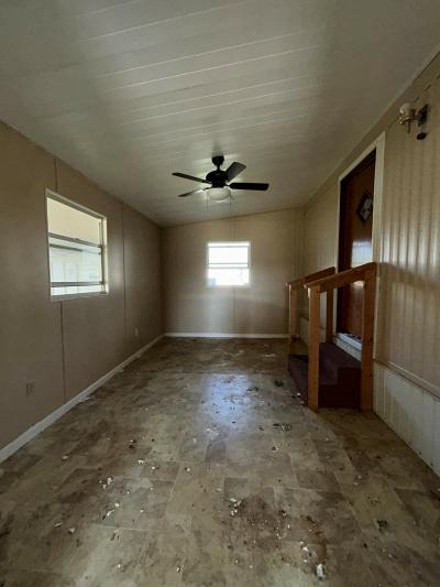 Photo 5 of 10 of home located at 579 Falcon Ave Lakeland, FL 33815