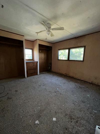 Photo 4 of 10 of home located at 569 Falcon Ave Lakeland, FL 33815