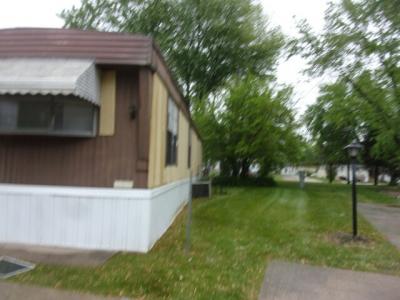 Photo 3 of 15 of home located at 562 Camelot Manor Portage, IN 46368