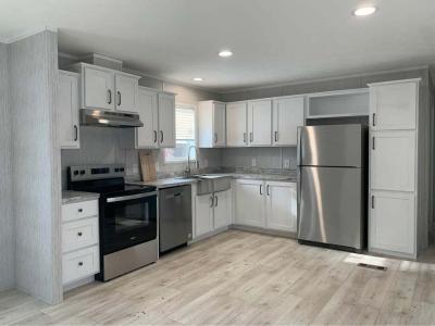 Mobile Home at 114 Woodview Dr Valencia, PA 16059