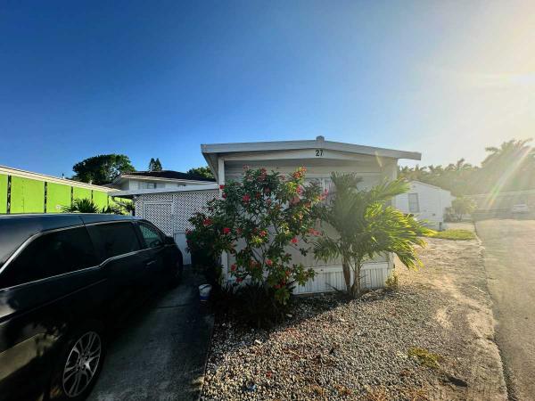 Photo 1 of 2 of home located at 4633 SW 73rd Avenue Davie, FL 33314