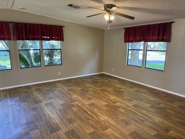 1992 Suncrest 11699 Mobile Home