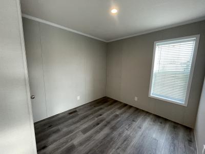 Photo 3 of 10 of home located at 40106 N Tothill Cir Sterling Heights, MI 48310
