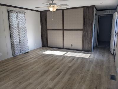 Photo 4 of 11 of home located at 300 Forrest Ave., Lot #118 Springfield, IL 62702