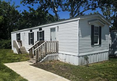 Mobile Home at 2722 S. 72nd Pl Lot 127 Kansas City, KS 66106