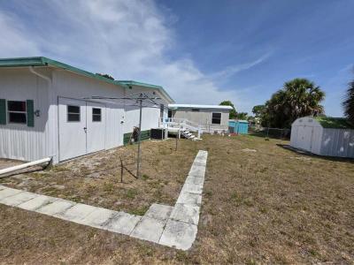 Photo 3 of 16 of home located at 818 Janet St Wildwood, FL 34785