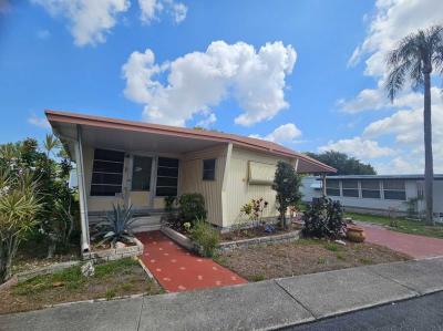 Photo 2 of 16 of home located at 9925 Ulmerton Rd., #68 Largo, FL 33771