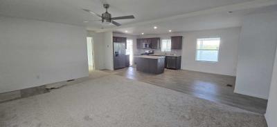 Photo 4 of 10 of home located at 1017 Crown Ave Bakersfield, CA 93301