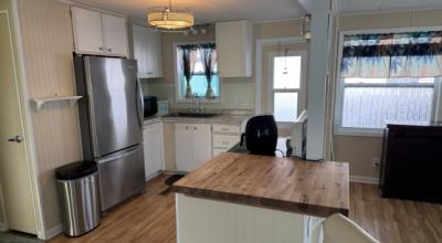 Photo 5 of 17 of home located at 620 57th Ave W Lot B-19 Bradenton, FL 34207