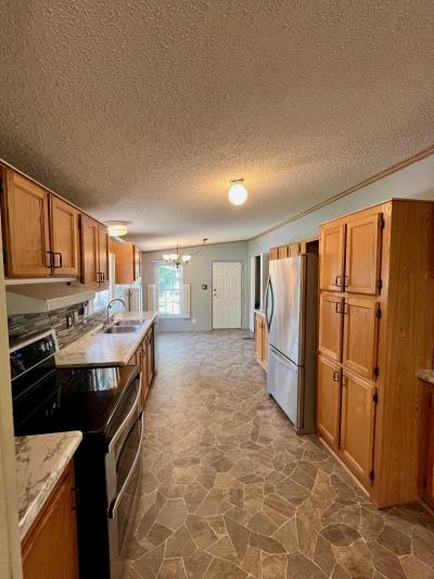 Photo 4 of 21 of home located at 7 Cherrywood Ct Belleville, IL 62221